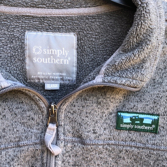 Simply southern pullover 🦆 - Picture 3 of 5